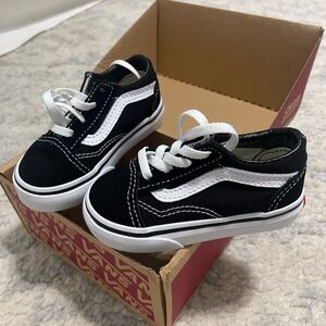 Baby Old Skool Black and White Vans